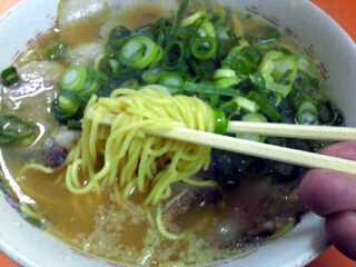 山さんラーメン ラーメン(大) 麺