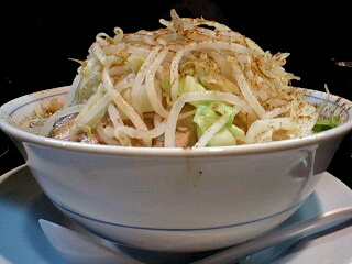 ラーメンたくのじ スパイシーカレー(野菜増し) 横から