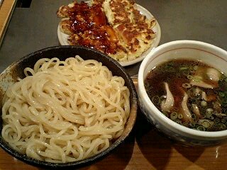 ざんまい屋 ミニ豚玉付きつけ麺@梅田