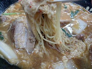 餃子の王将 スタミナラーメン 麺