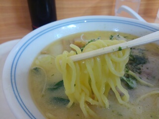 味よし 辛み噌ラーメン 麺