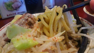 バリバリジョニー あぶらそば(大盛) 麺