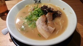 博多新風ラーメン食堂 博多豚骨白@ルクアイーレ
