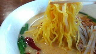 楓林閣 台湾豚骨ラーメン 麺