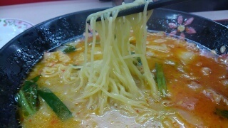餃子の王将 牛骨スタミナラーメン 麺