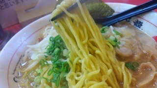 ラーメンたんろん 白味噌ラーメン(大盛) 麺