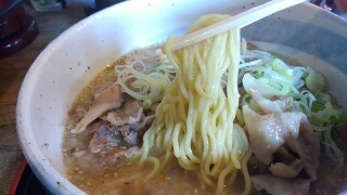 らーめん夢屋台 豚みそらーめん 麺