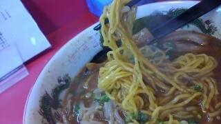 ラーメンたんろん 赤味噌ラーメン(大盛) 麺
