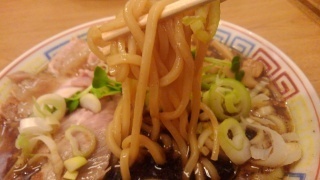 サバ6製麺所 サバ醤油そば 麺