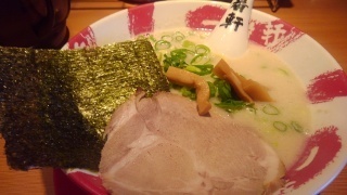 熟成豚骨ラーメン 一番軒 白豚骨ラーメン@神戸大蔵谷インター店