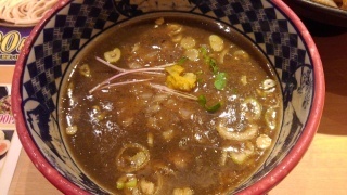 三田製麺所 濃厚煮干しつけ麺 スープ
